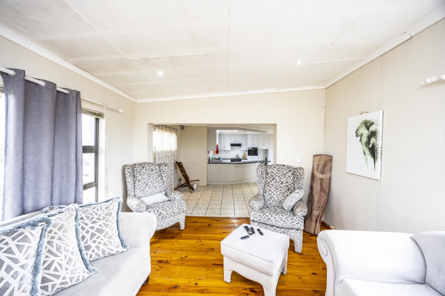 4 Bedroom Property for Sale in Beacon Bay Eastern Cape